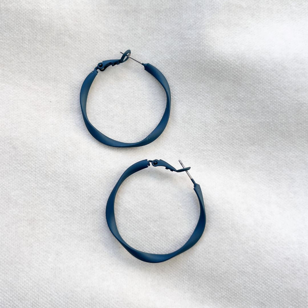 NEW! TWISTY HOOPS